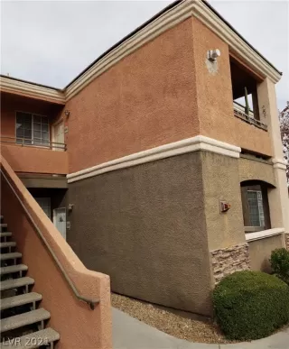 Photo #1: 2350437 Listing