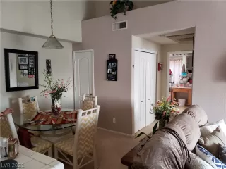 Photo #3: 2350437 Listing