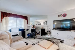 Photo #5: 2350471 Listing 