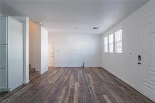 Photo #4: 2350478 Listing