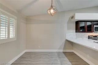 Photo #6: 2350483 Listing 