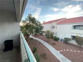 Photo #3: 2350488 Listing