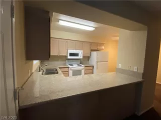 Photo #4: 2350488 Listing