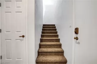 Photo #4: 2350491 Listing