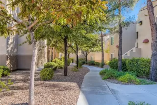 Photo #3: 2350503 Listing