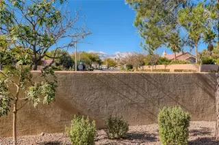 Photo #6: 2350503 Listing