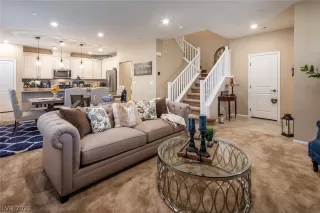 Photo #5: 2350541 Listing