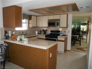 Photo #3: 2350546 Listing 