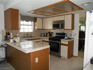 Photo #4: 2350546 Listing 