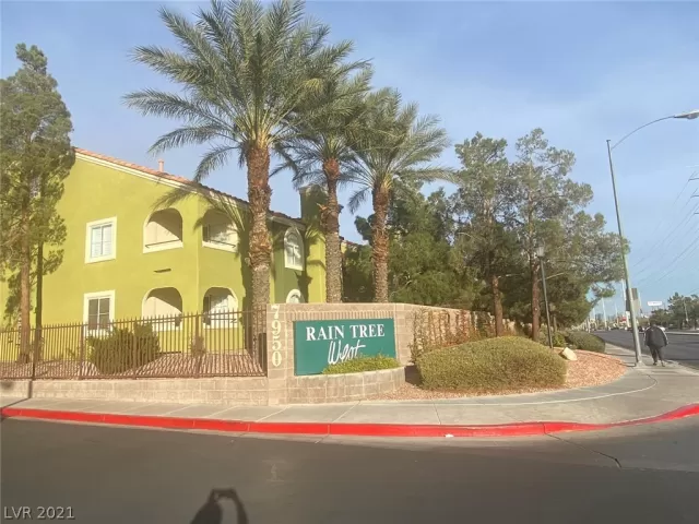 MLS: 2350568 Condo For Sale