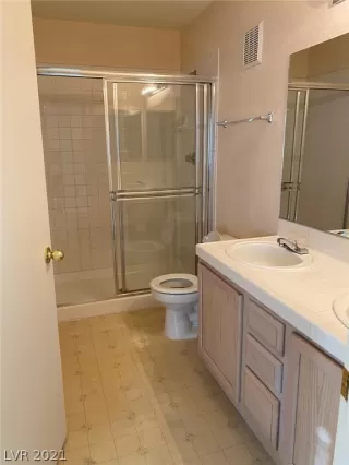 Photo #6: 2350568 Listing