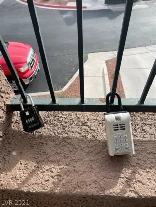 Photo #1: 2350590 Listing