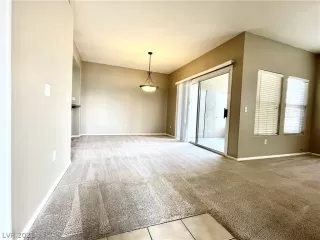 Photo #4: 2350590 Listing