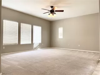 Photo #6: 2350590 Listing