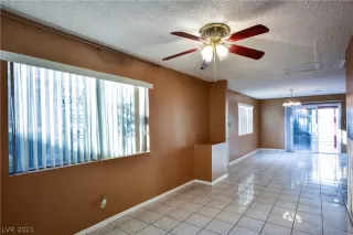 Photo #3: 2350601 Listing