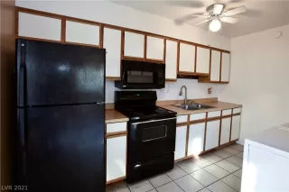 Photo #4: 2350601 Listing