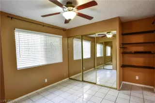 Photo #5: 2350601 Listing