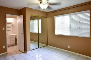 Photo #6: 2350601 Listing