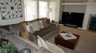 Photo #6: 2350610 Listing