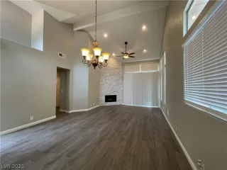 Photo #4: 2350614 Listing 