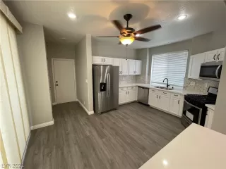 Photo #5: 2350614 Listing 