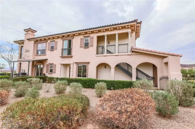 MLS: 2350625 Condo For Sale