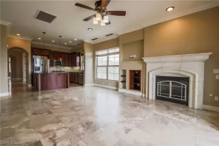 Photo #6: 2350625 Listing