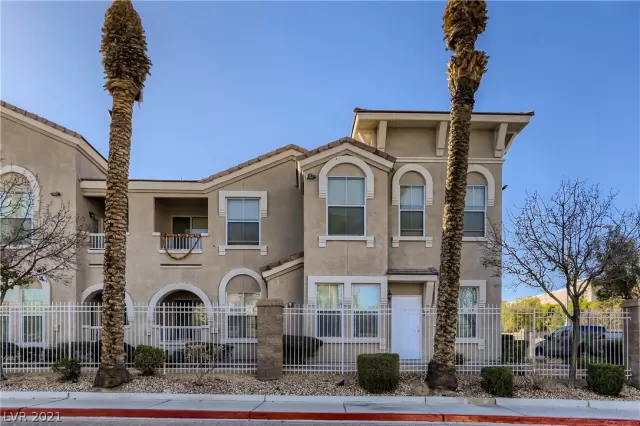 MLS: 2350658 Condo For Sale