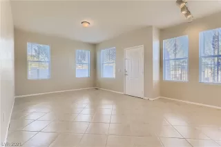 Photo #3: 2350658 Listing