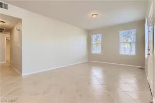 Photo #4: 2350658 Listing