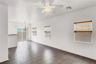 Photo #4: 2350682 Listing 