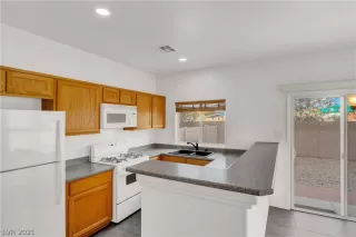 Photo #5: 2350682 Listing 