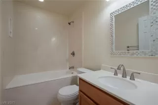 Photo #5: 2350708 Listing