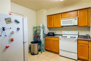 Photo #5: 2350719 Listing 