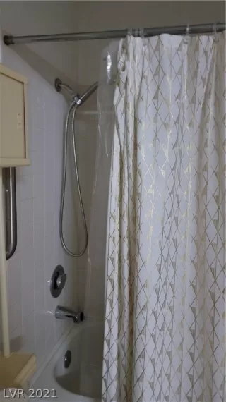 Photo #6: 2350724 Listing