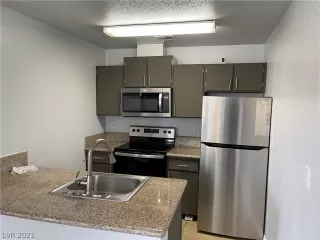 Photo #2: 2350755 Listing 