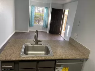 Photo #4: 2350755 Listing 