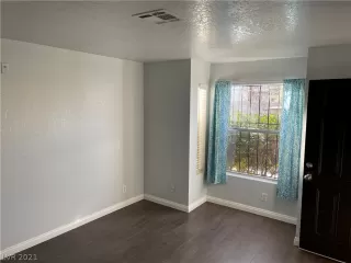 Photo #6: 2350755 Listing 