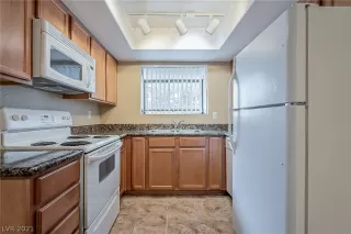 Photo #1: 2350758 Listing