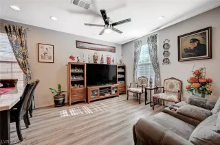 Photo #6: 2350769 Listing 