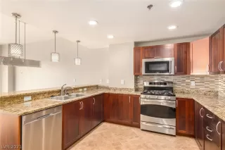 Photo #1: 2350778 Listing 