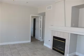 Photo #4: 2350803 Listing