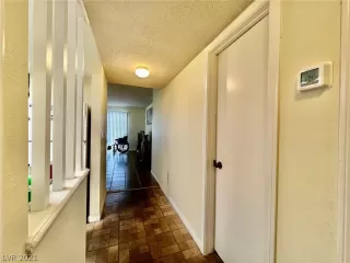 Photo #2: 2350819 Listing 