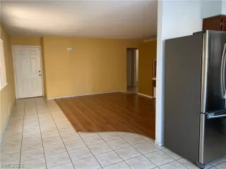 Photo #3: 2350867 Listing 