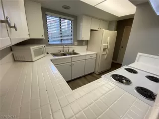 Photo #6: 2350874 Listing 