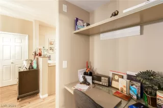 Photo #2: 2350903 Listing