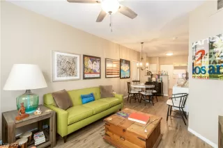 Photo #3: 2350903 Listing