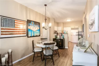 Photo #5: 2350903 Listing