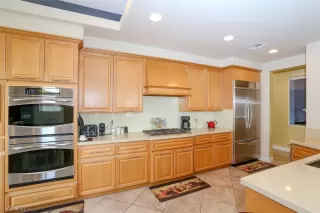 Photo #6: 2350922 Listing 