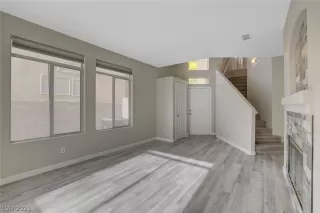 Photo #4: 2350924 Listing 